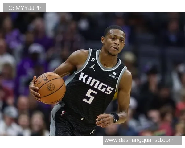 德阿隆福克斯带领国王崛起展现领袖风范与未来潜力